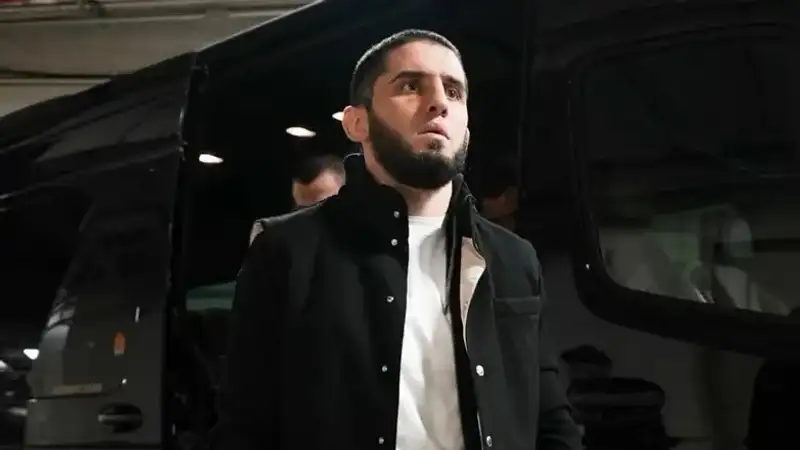 Ислам Махачев