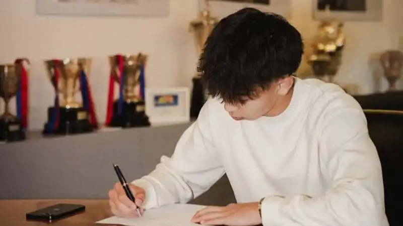 Нургали подписал контракт с "Леванте"