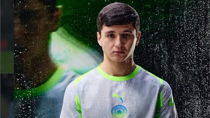 Хусанов лучший молодой футболист Азии 