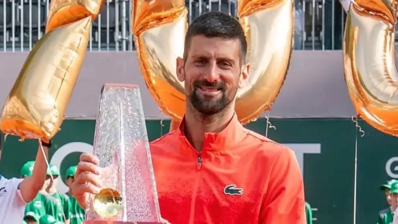 Джокович снялся с турнира в Аделаиде