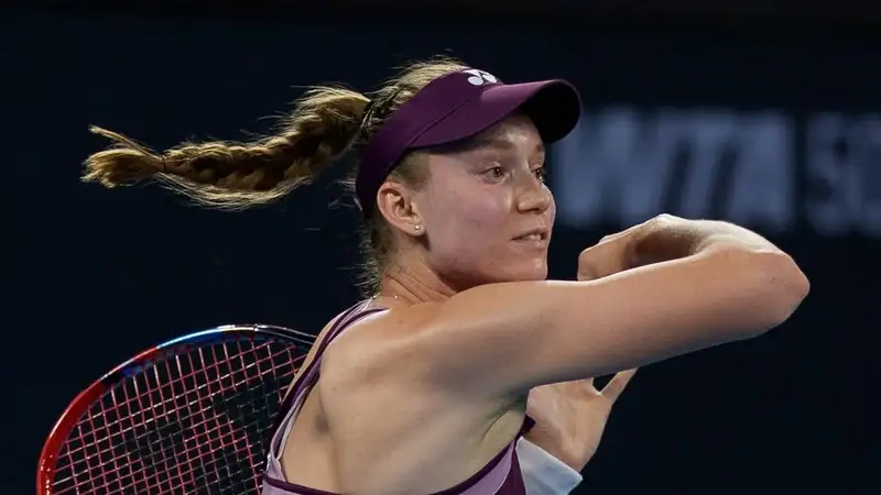 История противостояния Елены Рыбакиной и Каролины Муховой