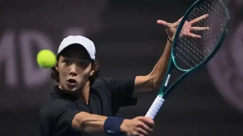 Амир Омарханов 