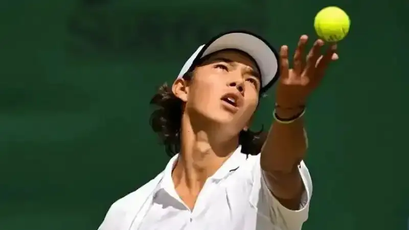 Амир Омарханов 