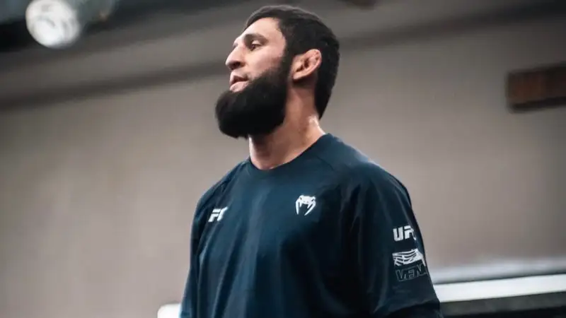 Хамзат Чимаев заявил, что Перейра отказывается от боя с ним
