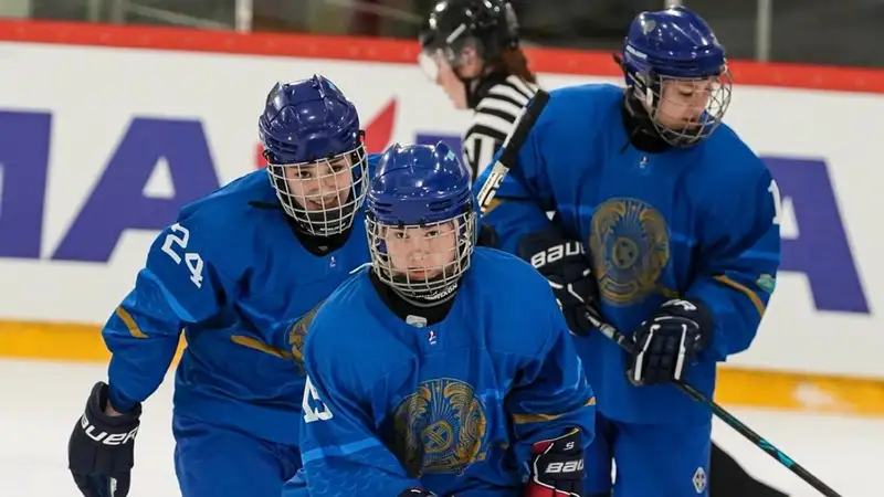 Казахстан лидирует на чемпионате мира по хоккею после первого игрового дня