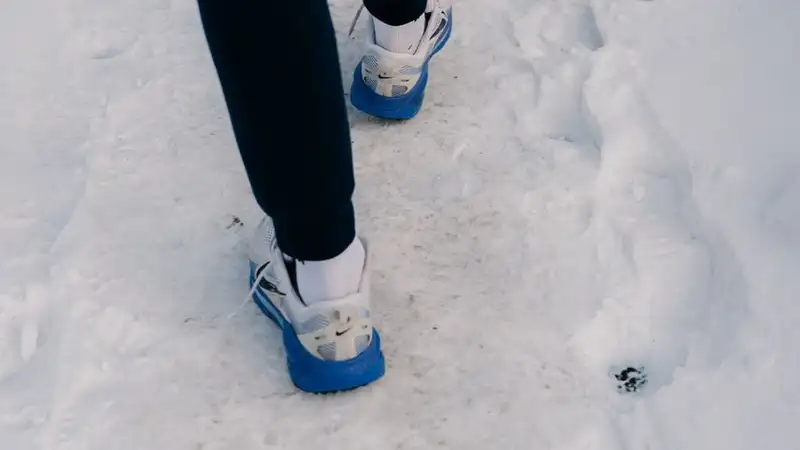 В кроссах гуляют по Астане футболисты "Брюгге", фото - Новости Sportarena.kz от 20.01.2026 15:24