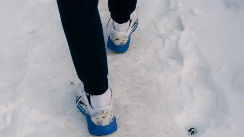 Подошва отклеилась 