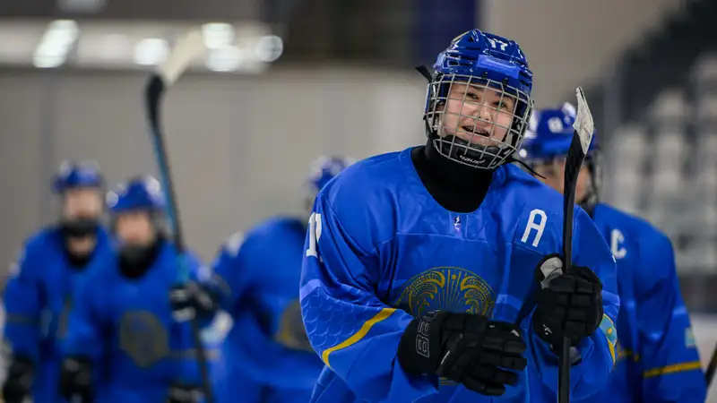 Казахстан продолжает лидировать на чемпионате мира по хоккею