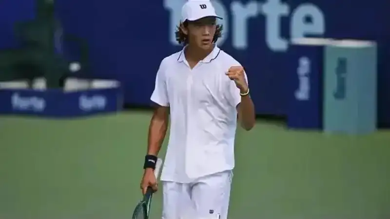 Амир Омарханов 