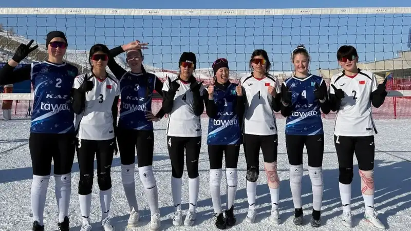 Сборные Казахстана с побед начали выступление на международном турнире в Китае