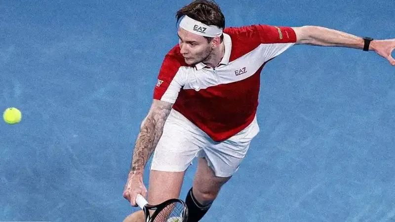 Бублик вышел Алькараса 