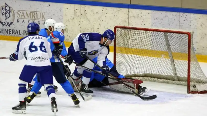 В чемпионате Казахстана по хоккею сменился лидер