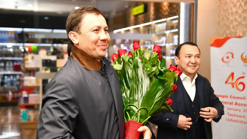 Геннадий Головкин в аэропорту Ташкента