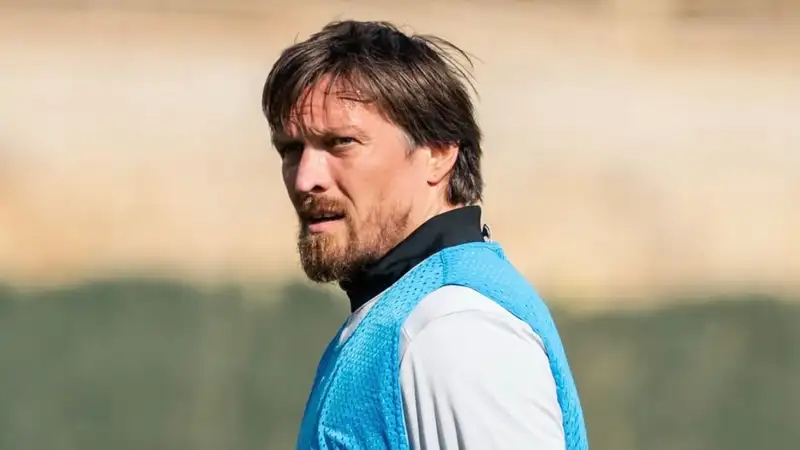 Александр Усик провёл тренировку с футбольным клубом