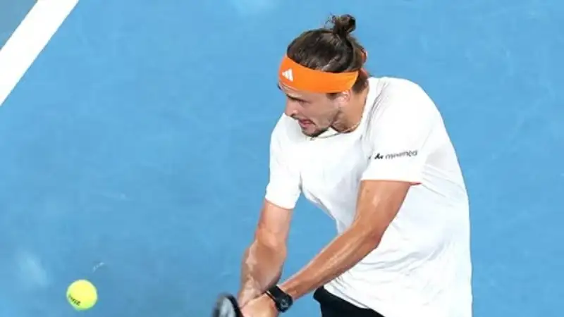 Зверев в полуфинале АО 