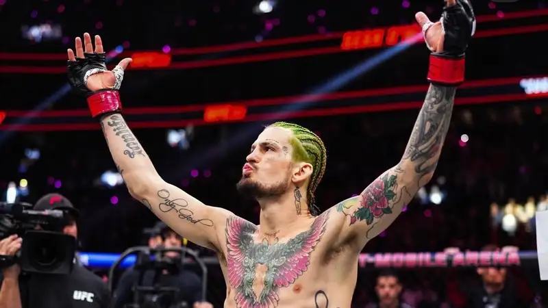 Экс-чемпион UFC требует титульный бой, иначе не выйдет в октагон