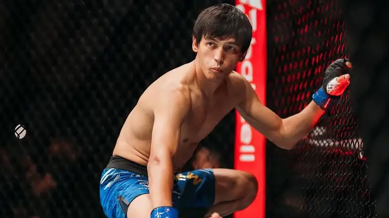 Азат Максум 