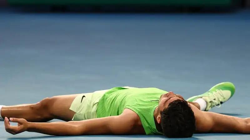 Алькарас рассказал, что помогло ему выиграть почти проигранный Звереву полуфинал АО