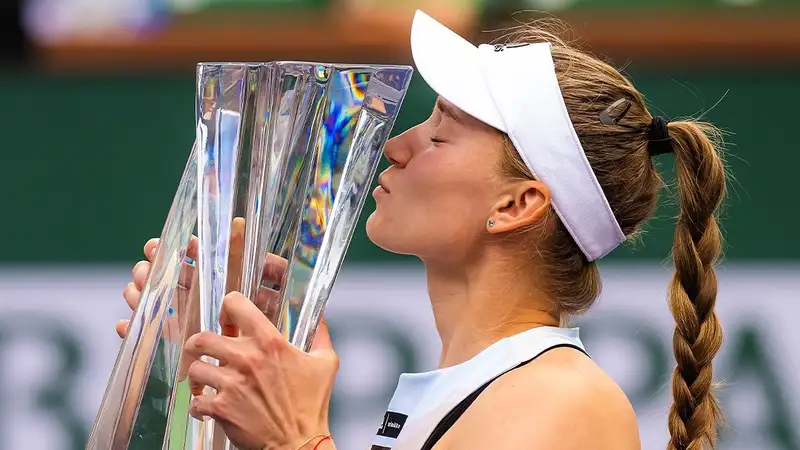 Мировой теннис вспомнил "исторический" момент Рыбакиной и Соболенко перед финалом AO