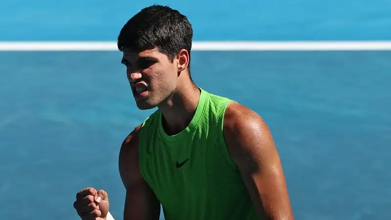 Битвой в пяти сетах обернулся первый мужской полуфинал Australian Open-2026