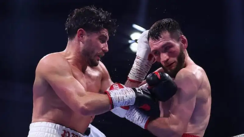Проживавший в Казахстане боксёр потерпел первое поражение в карьере и лишился титула IBF