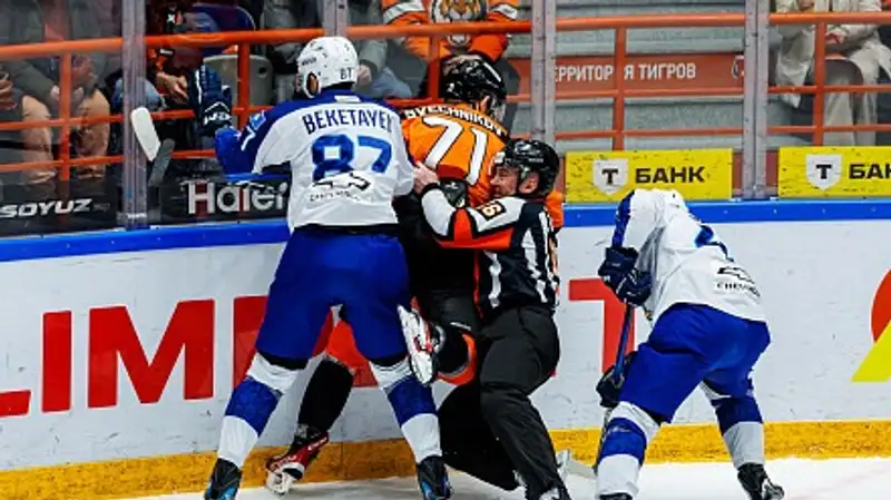 Драмой завершился матч "Барыса" в КХЛ