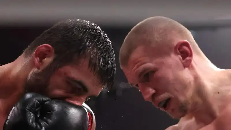 Первый за шесть лет супер бой Россия - Украина завершился раздельным решением судей