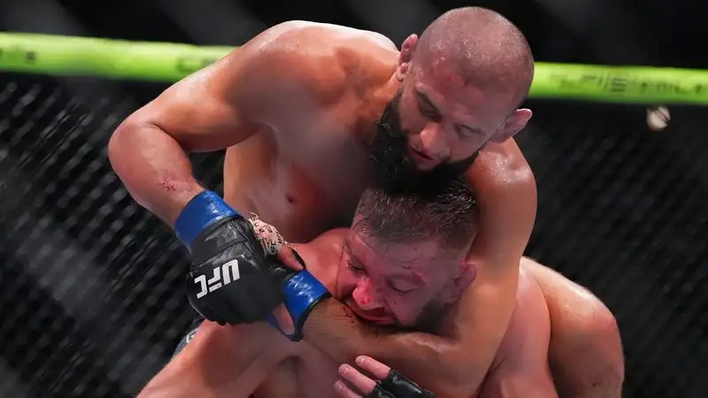 Камару Усман раскрыл "правду" о бое Хамзата Чимаева против чемпиона UFC