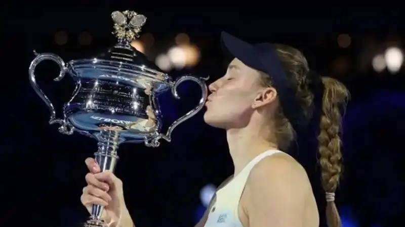 Елена Рыбакина