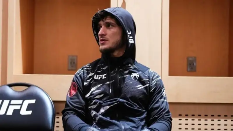 Назвавший казахов "родными" непобеждённый боец отреагировал на анонс боя в Англии