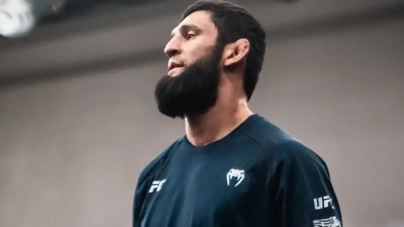 Фанаты из Казахстана "затмили" Хамзата Чимаева на чемпионате мира по боксу