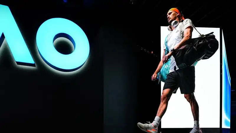 Легендарный тренер назвал причину поражения Зверева от Алькараса на Australian Open