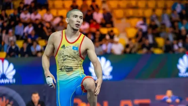 Казахстанские борцы завоевали две медали подряд, но "проиграли" Узбекистану на крупном турнире