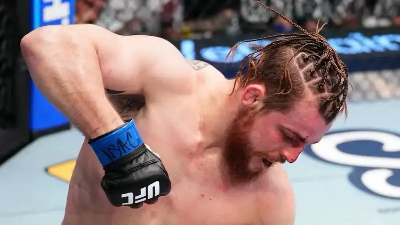 Бывший чемпион казахстанской лиги одержал вторую победу в UFC