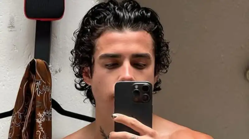 Марио Баутиста "задушил" Винисуса Оливейру на UFC Vegas 113