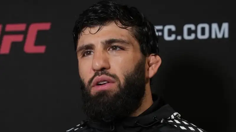 Арман Царукян ответил, кто победит в реванше между Холлоуэем и Оливейрой