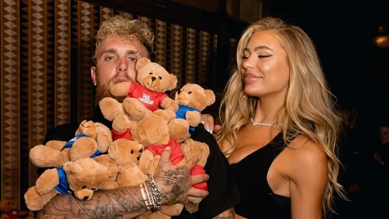 Джейк Пол поцеловал чемпионку Олимпиады после олимпийского рекорда и провала Казахстана