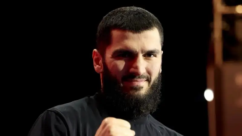 Артур Бетербиев покинул топ-5 рейтинга P4P по версии журнала The Ring