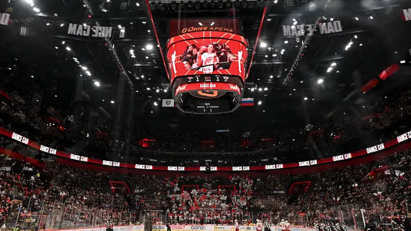 Оскорбивший казахстанских хоккеистов комментатор из России получил наказание