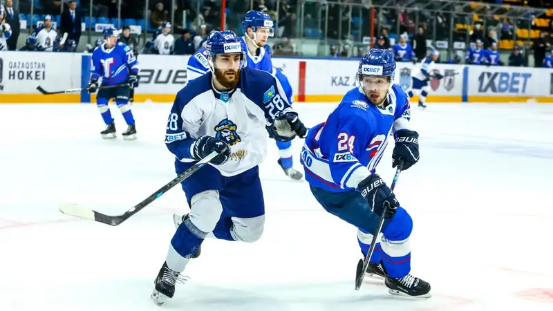 "Барыс" отдал в аренду хоккеиста сборной Казахстана