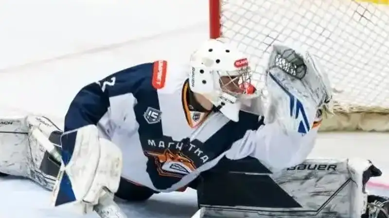 Казахстанский вратарь не спас "Магнитку" от поражения в матче ВХЛ