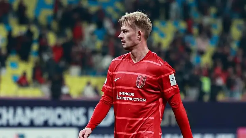 Экс-игрок "Кайрата" дебютировал в Лиге чемпионов за китайский клуб