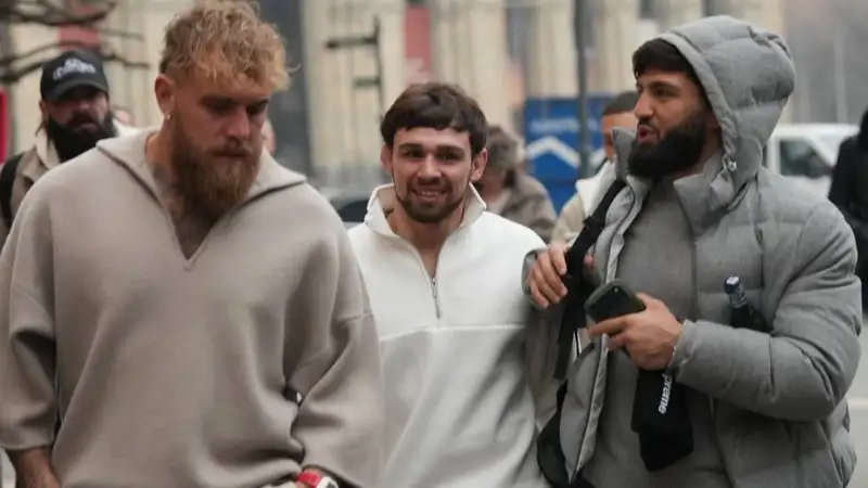 Арман Царукян встретил Джейка Пола после победы его девушки на Олимпиаде