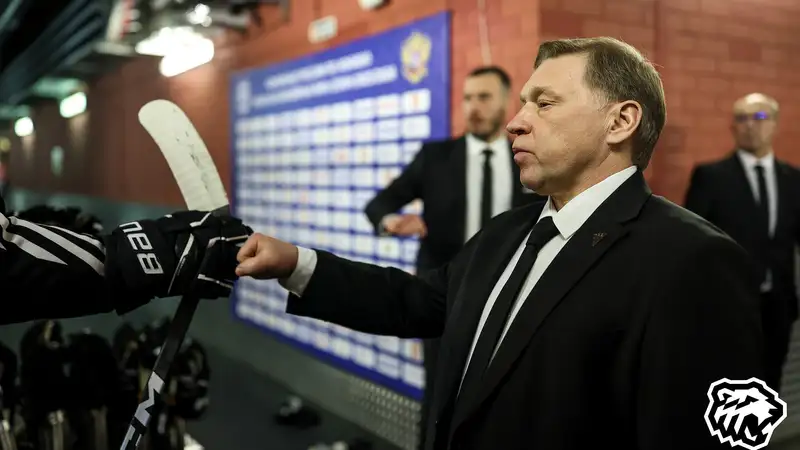 Легенда сборной Казахстана по хоккею одержал четвёртую подряд победу в КХЛ