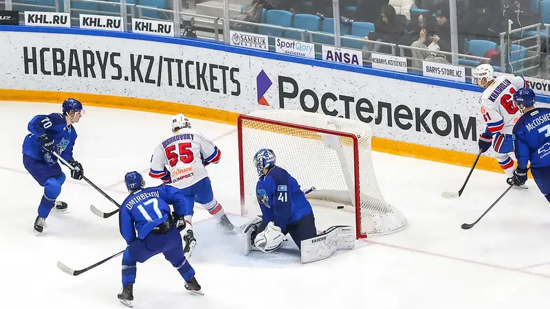 В России восхитились игроками СКА в победном матче с "Барысом" в КХЛ: видео