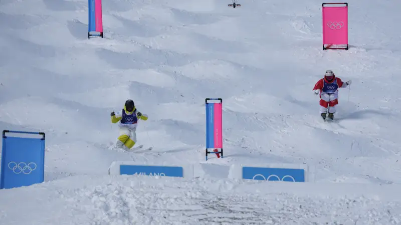 Павел Колмаков прошёл в 1/8 финала ОИ-2026 по параллельному могулу