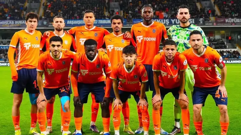 "Башакшехир" с двумя узбекскими футболистами в составе уступил бывшей команде Зайнутдинова