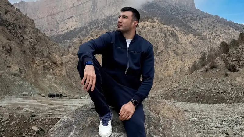 В Узбекистане порадовались победе Баходира Джалолова над казахским боксёром в РК