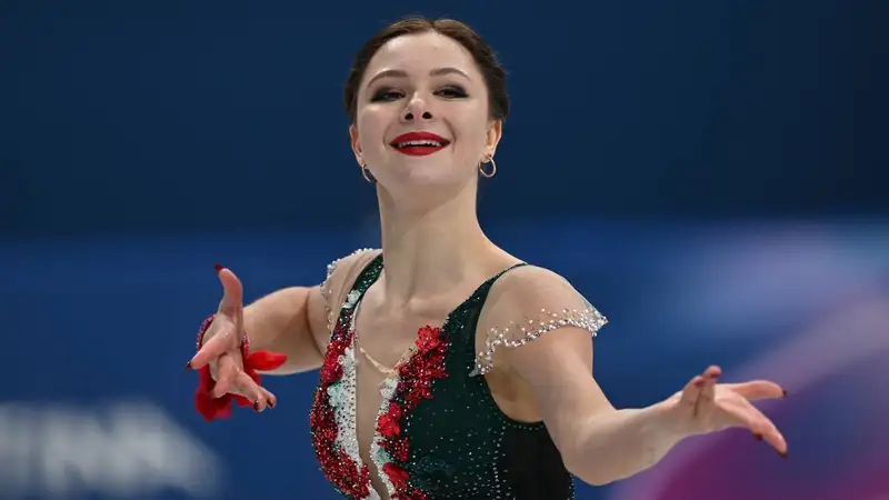 Появилось видео короткой программы Самоделкиной на Олимпиаде-2026
