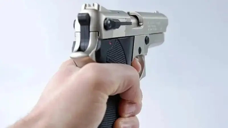 Трое погибли после стрельбы на школьном хоккейном матче в США